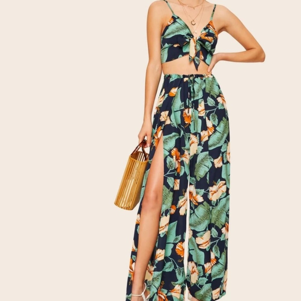 Tropical Leaf Cami Top & M Slit Pant Set; S fits M